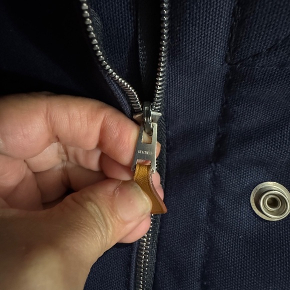 Hermès Deauville MM Tote – Navy Canvas with White Stitching – Never Used - Picture 7 of 9